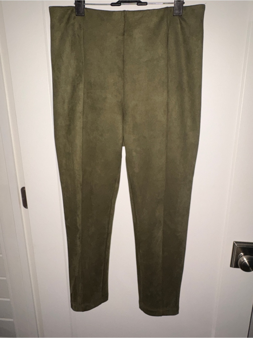 NWOT LOFT pull-on faux suede slim leg ankle pant w/zippers sz L
